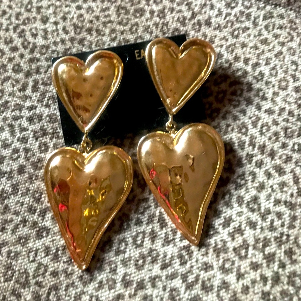 Gold heart ❤️ drop clip earrings